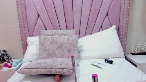 KimBrooks online show from January 2025 02:46:01 PM