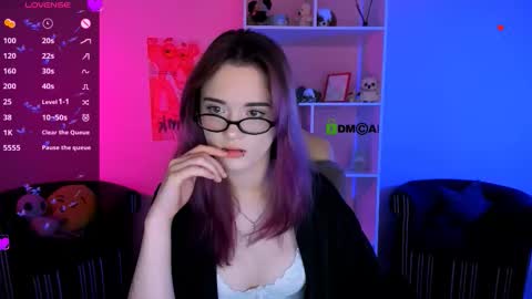 Snapshot of kimi_glow chatting on September 2025 07:04:01 PM kimi_glow online show from September 2025 07:04:01 PM