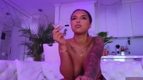 Kim online show from December 2025 01:17:02 PM