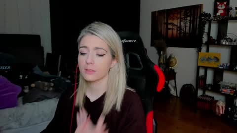 Wolfs Girl online show from February 2026 03:12:01 PM