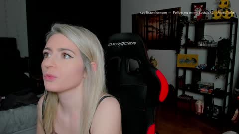 Wolfs Girl online show from February 2026 07:45:01 PM