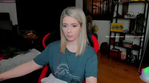 Wolfs Girl online show from March 2026 06:47:01 PM