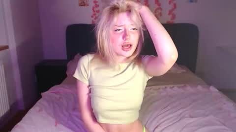 Kimi online show from April 2026 09:37:02 PM