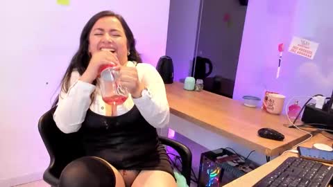 Camila online show from September 2025 04:08:02 PM