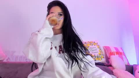 Natalie online show from December 2025 09:44:02 PM