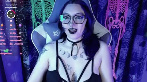 Kim Lennox online show from April 2026 01:55:02 PM