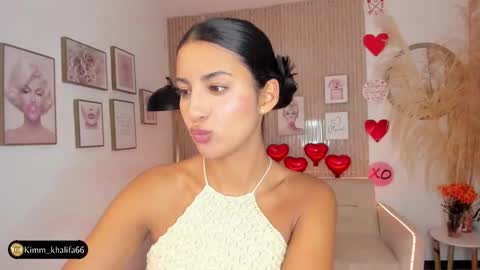 Kim  online show from February 2025 09:10:01 PM