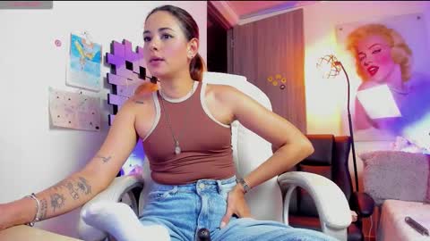 kimmberly_saenz_ online show from February 2026 09:59:02 PM