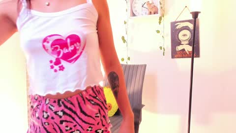 Snapshot of kimmcarter chatting on December 2024 08:31:02 PM Kimm online show from December 2024 08:31:02 PM