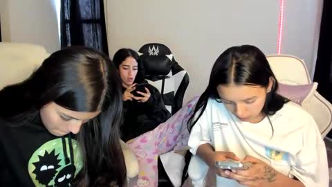 kimmi online show from February 2025 10:25:01 PM