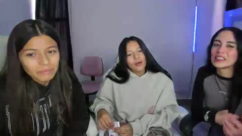 kimmi online show from March 2025 09:54:02 PM