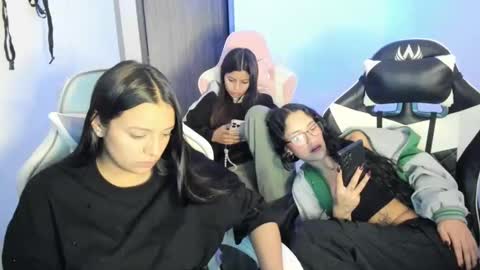 kimmi online show from November 2025 11:25:02 PM