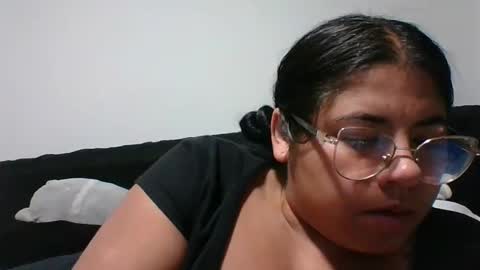 Snapshot of kimmy_kimmy_ chatting on January 2025 01:29:01 AM Kimmy online show from January 2025 01:29:01 AM