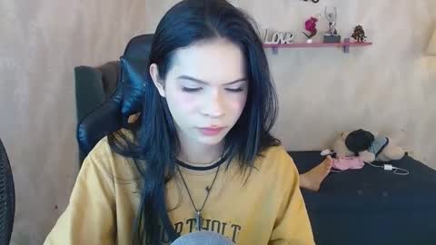 Snapshot of kimsy_ chatting on October 2025 05:28:01 AM kimsy_ online show from October 2025 05:28:01 AM