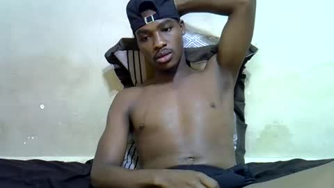 kimzsguyz online show from March 2026 07:15:01 AM