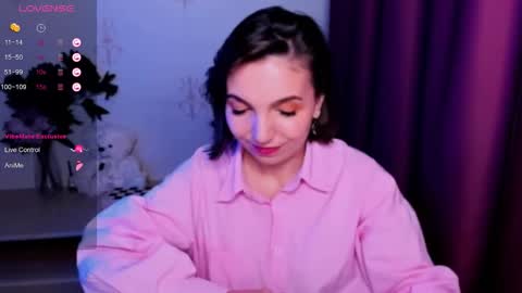 Hazel online show from November 2025 12:20:01 AM