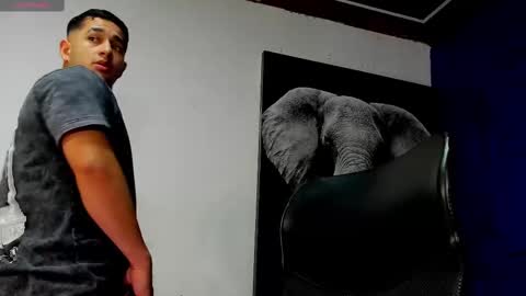 Angel Falconer online show from November 2025 01:44:02 AM