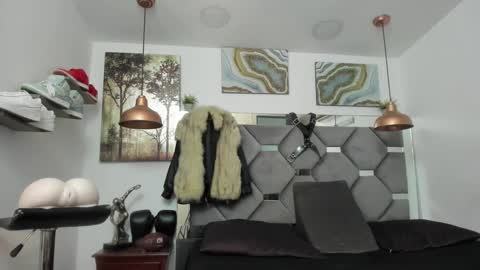 Snapshot of king_fitt_ chatting on January 2025 02:02:01 AM HOT MEN BLACK online show from January 2025 02:02:01 AM