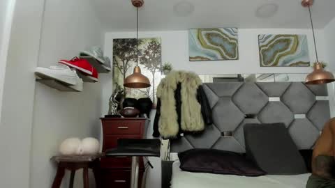 Snapshot of king_fitt_ chatting on February 2025 03:23:02 PM HOT MEN BLACK online show from February 2025 03:23:02 PM