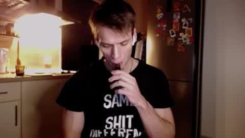 king_pong online show from December 2025 09:54:01 PM