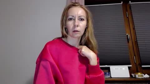 Snapshot of kingandprincess chatting on September 2025 07:37:02 PM sexysexyhotwetpinkredpussy online show from September 2025 07:37:02 PM