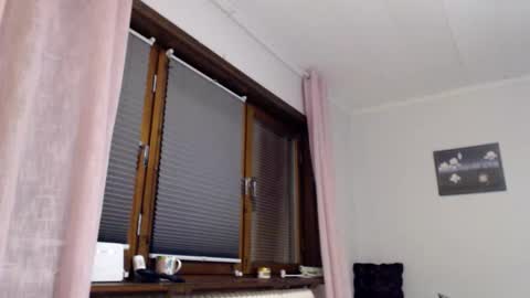 Snapshot of kingandprincess chatting on September 2025 06:11:02 PM sexysexyhotwetpinkredpussy online show from September 2025 06:11:02 PM