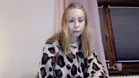 Snapshot of kingandprincess chatting on October 2025 04:35:02 PM sexysexyhotwetpinkredpussy online show from October 2025 04:35:02 PM