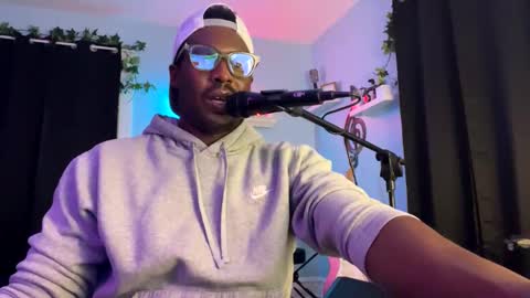 Snapshot of kingcorbra chatting on December 2024 06:10:02 AM KC online show from December 2024 06:10:02 AM