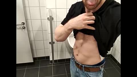 kingggamg99 online show from November 2025 10:48:01 AM