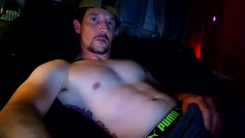 kingqueenofthesouth318 online show from April 2026 10:57:01 AM