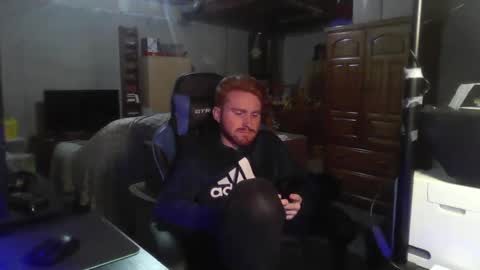 Snapshot of kingoffootfetish chatting on February 2025 08:03:01 AM Master  King Tommy online show from February 2025 08:03:01 AM