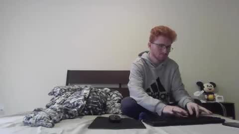 Snapshot of kingoffootfetish chatting on March 2025 03:40:02 PM Master  King Tommy online show from March 2025 03:40:02 PM