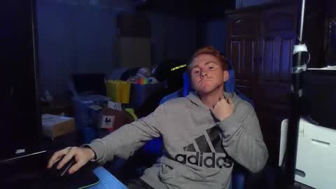 Snapshot of kingoffootfetish chatting on October 2025 06:10:01 AM Master  King Tommy online show from October 2025 06:10:01 AM