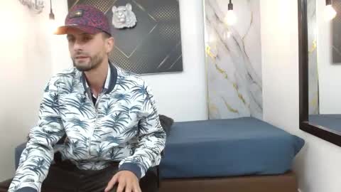 KING  online show from March 2026 03:00:01 AM