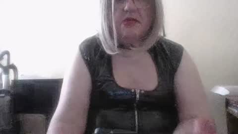 Snapshot of kingwillywoo chatting on June 2026 01:37:01 PM Cynthia Pvc lips online show from June 2026 01:37:01 PM