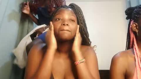 Lola online show from November 2025 10:27:01 AM