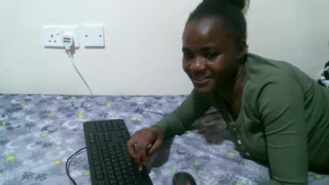 Snapshot of kinky_nymo chatting on May 2026 01:06:01 PM kinky_nymo online show from May 2026 01:06:01 PM