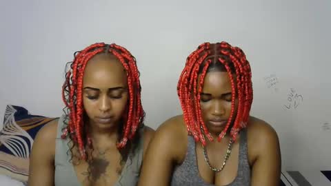 Snapshot of kinky_secrett chatting on September 2025 10:32:01 PM Cupshee and cushey online show from September 2025 10:32:01 PM