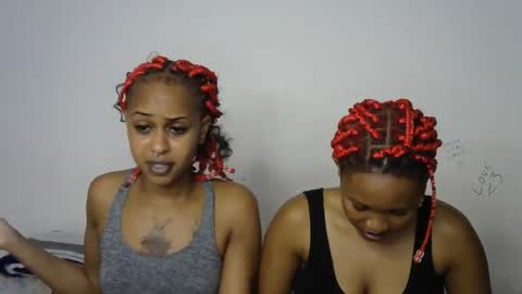 Snapshot of kinky_secrett chatting on September 2025 01:24:02 PM Cupshee and cushey online show from September 2025 01:24:02 PM