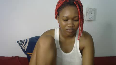 Snapshot of kinky_secrett chatting on October 2025 09:55:01 PM Cupshee and cushey online show from October 2025 09:55:01 PM