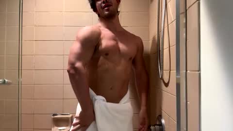 kinkybuffboy online show from November 2025 05:36:02 PM
