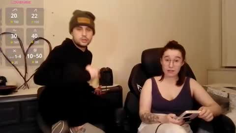 Snapshot of kinkycouple1789 chatting on December 2024 03:42:01 AM Maysie and Hunter online show from December 2024 03:42:01 AM