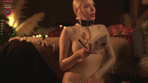 kinkylina_ online show from December 2024 02:32:01 PM