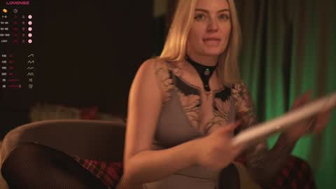 kinkylina_ online show from December 2024 07:53:02 PM