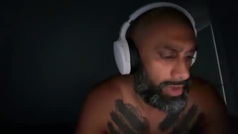 kinky black guy just letting it slide online show from March 2026 01:33:02 AM