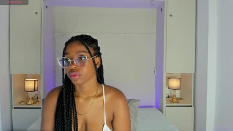 M A R A  online show from October 2025 12:03:02 PM