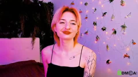 Snapshot of kira__cutie chatting on May 2026 12:40:02 AM Kira online show from May 2026 12:40:02 AM