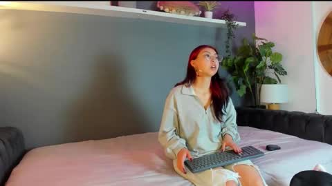 kira_exe online show from February 2026 12:01:02 PM