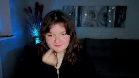 Snapshot of kira_icaula chatting on November 2025 08:02:01 AM Kira online show from November 2025 08:02:01 AM