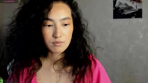 Aura online show from November 2025 05:40:02 AM